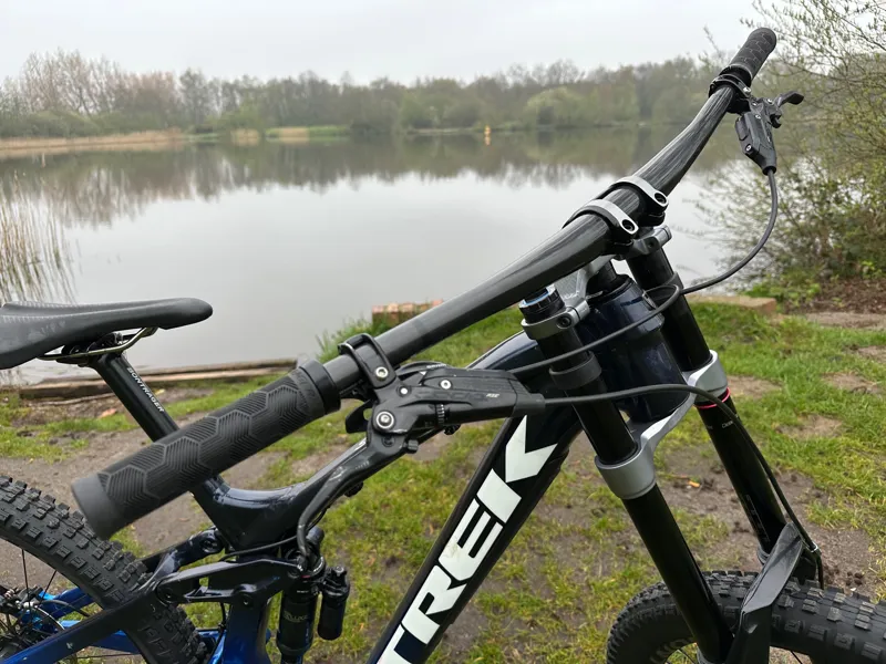 2ndHand Trek Session 9 X01 R1 Downhill Bike Deep Deep Dark Blue/Alpine Blue Fade-6